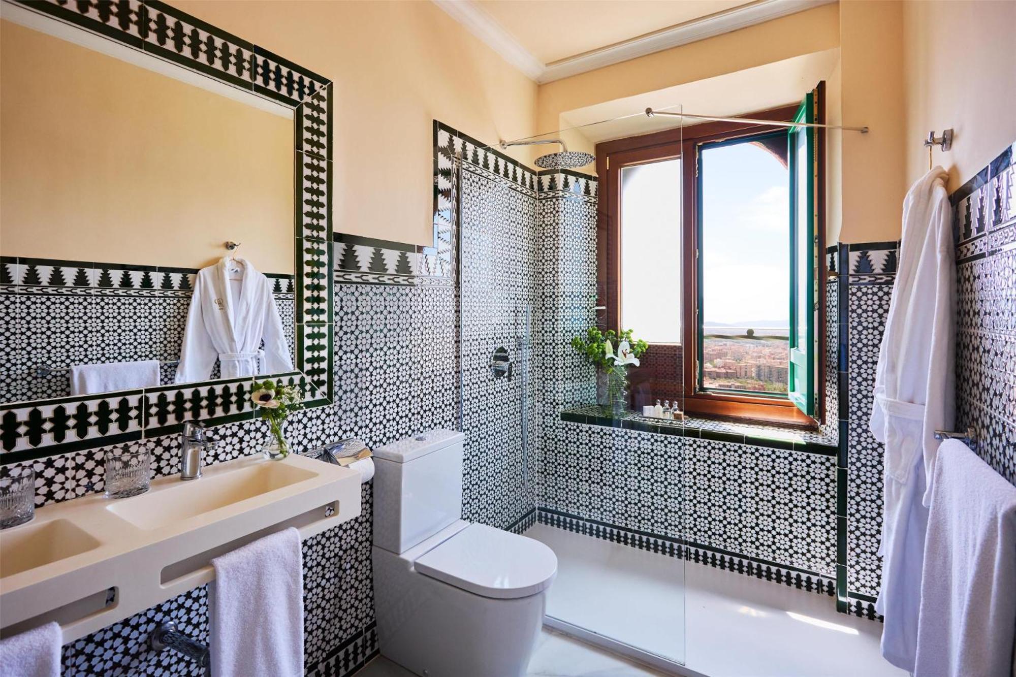Alhambra Palace Hotel